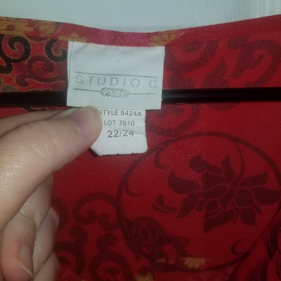 Studio C 22/24 Red Asymmetric Top - Picture 5 of 8